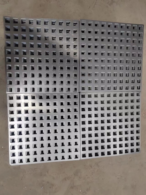 新疆冲孔板和冲孔筛板在工业应用中的广泛用途